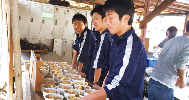 あいりん地区での炊き出し